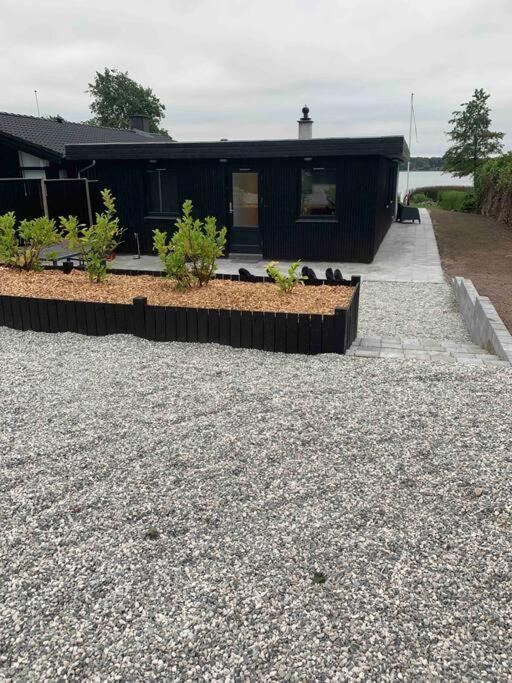 Huset Ved Soen Taet Pa Herning Og Mch Og Boxen 90 M2 Sunds Eksteriør billede