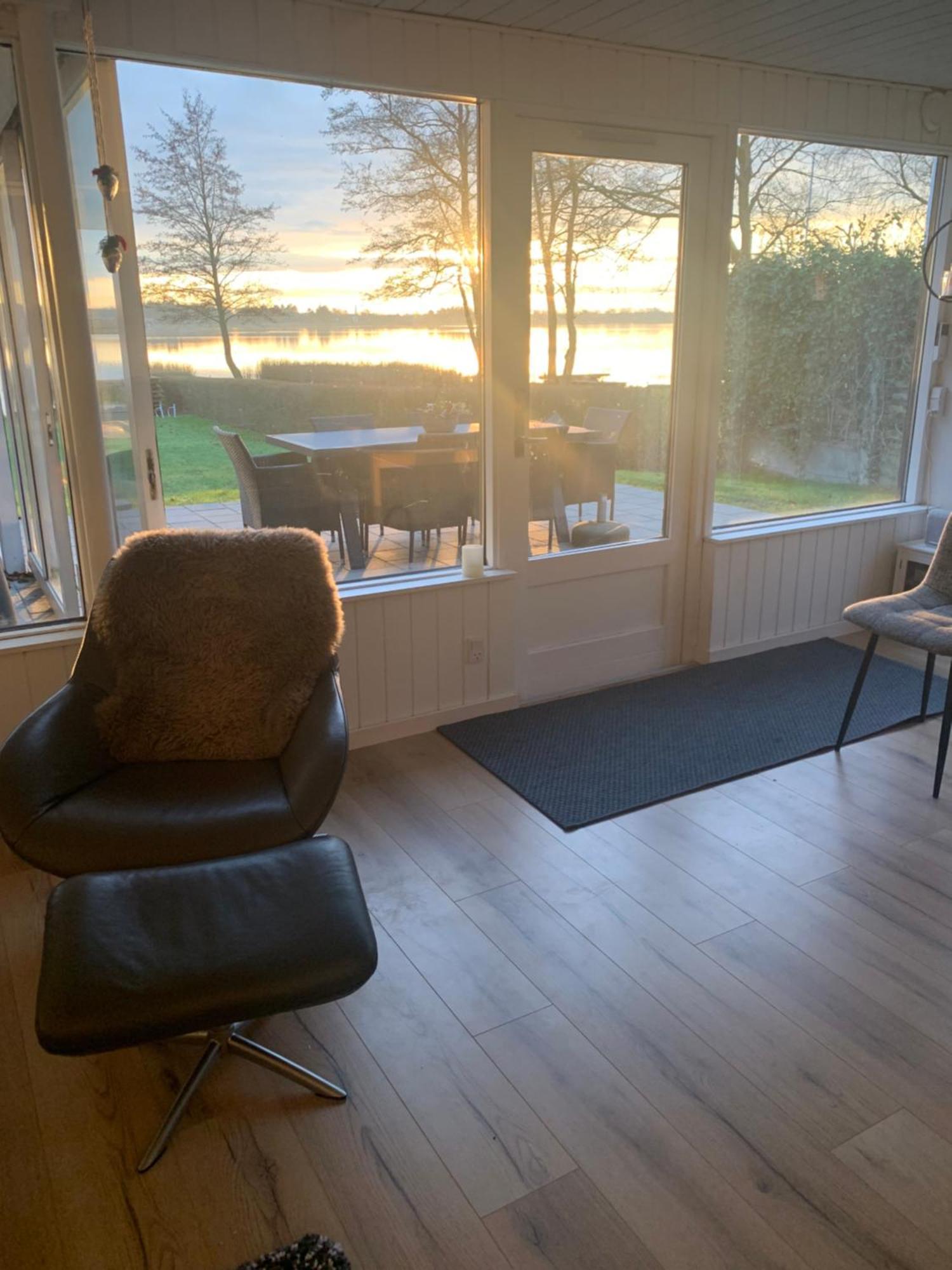 Huset Ved Soen Taet Pa Herning Og Mch Og Boxen 90 M2 Sunds Eksteriør billede