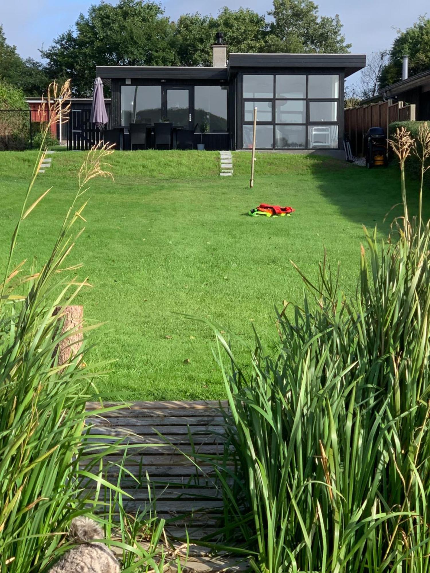 Huset Ved Soen Taet Pa Herning Og Mch Og Boxen 90 M2 Sunds Eksteriør billede